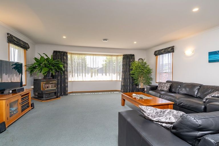 Photo of property in 2 Sunninghurst Drive, Fairfield, Dunedin, 9018