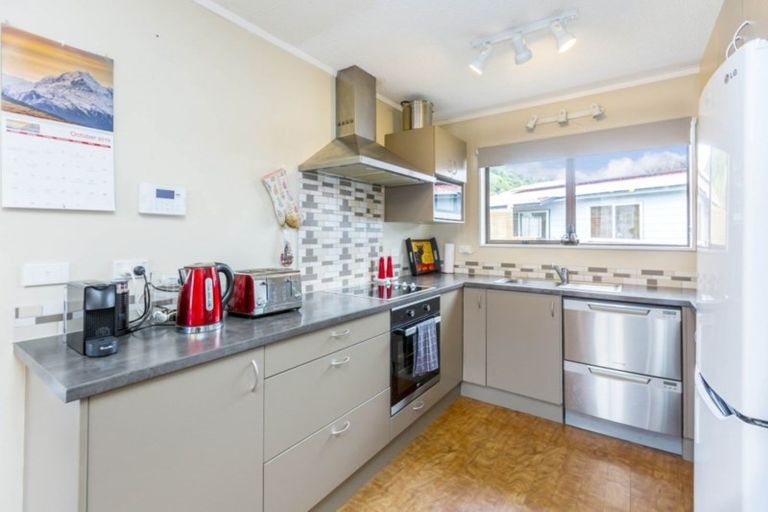 Photo of property in 86 Gillespies Road, Birchville, Upper Hutt, 5018