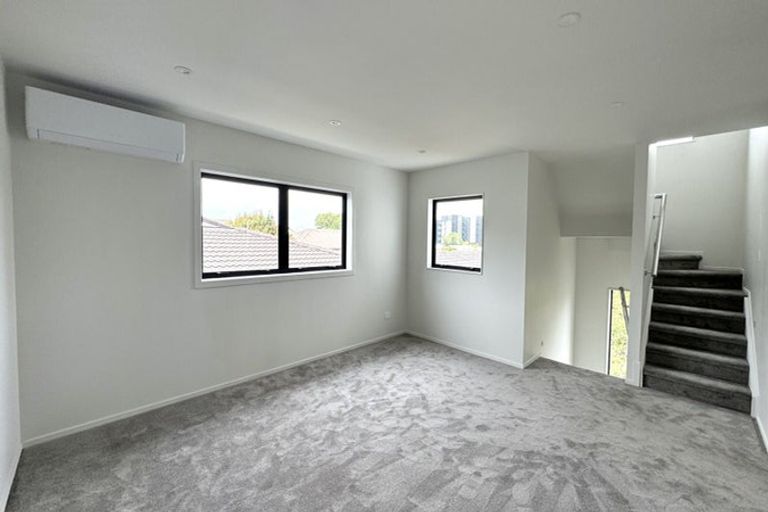 Photo of property in 28 Alberta Street, Point Chevalier, Auckland, 1022