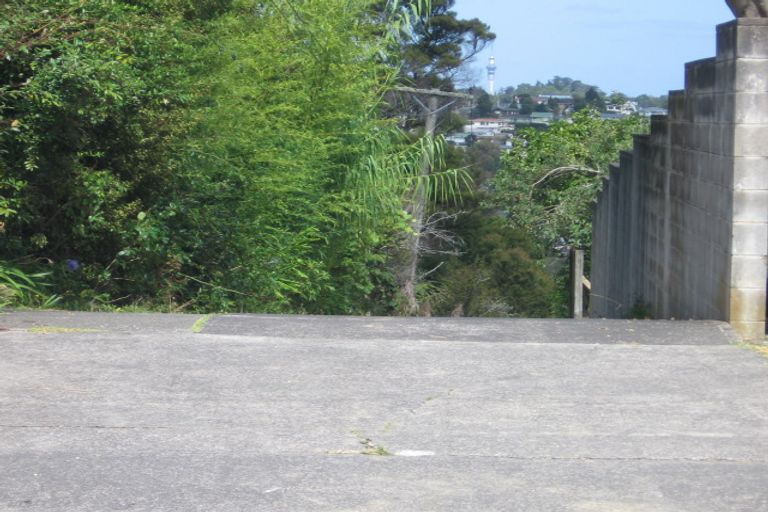 Photo of property in 6/104a Manuka Road, Bayview, Auckland, 0629