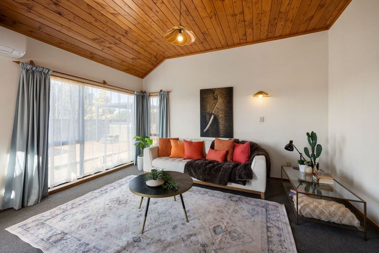 Photo of property in 100 Totara Drive, Pukete, Hamilton, 3200