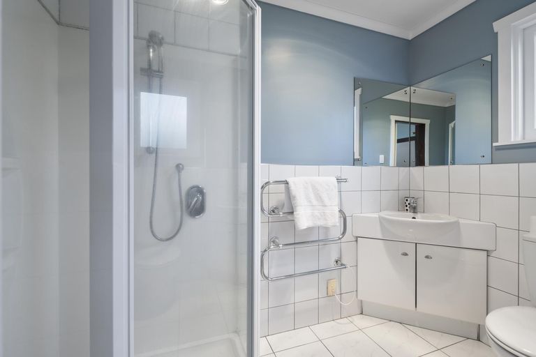 Photo of property in 44 Manapouri Crescent, Hokowhitu, Palmerston North, 4410