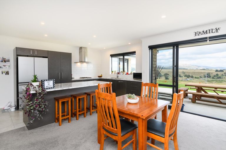 Photo of property in 26 Varsity Heights, Fitzherbert, Palmerston North, 4410