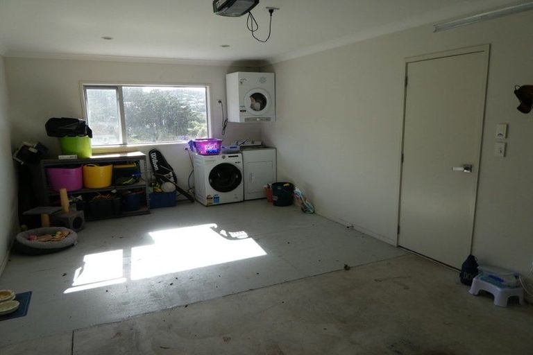 Photo of property in 76 Makara Road, Karori, Wellington, 6012