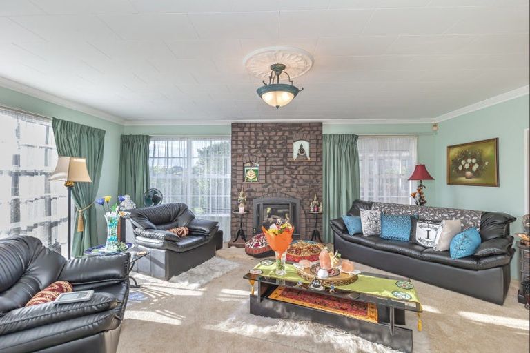 Photo of property in 2 Avon Street, Levin, 5510