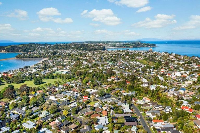 Photo of property in 24 Motuora Road, Manly, Whangaparaoa, 0930