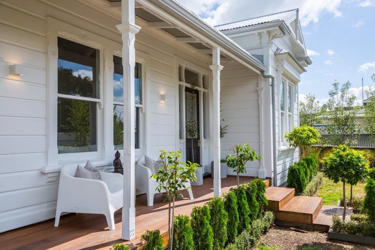 Photo of property in 250 Main Street, Greytown, 5712