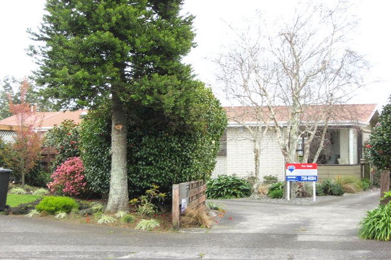 Photo of property in 10a Kennedy Place, Merrilands, New Plymouth, 4312