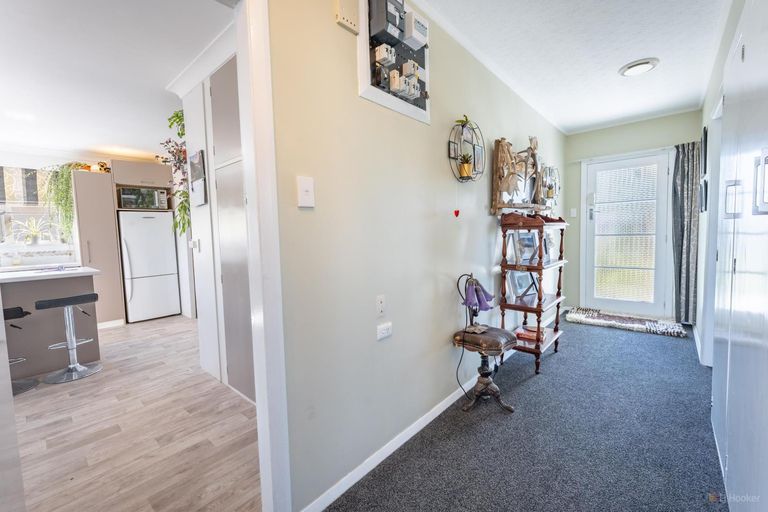 Photo of property in 1 Regent Street, Waimate, 7924