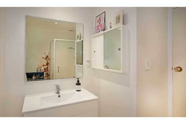 Photo of property in 2/41 Wood Street, Papakura, 2110