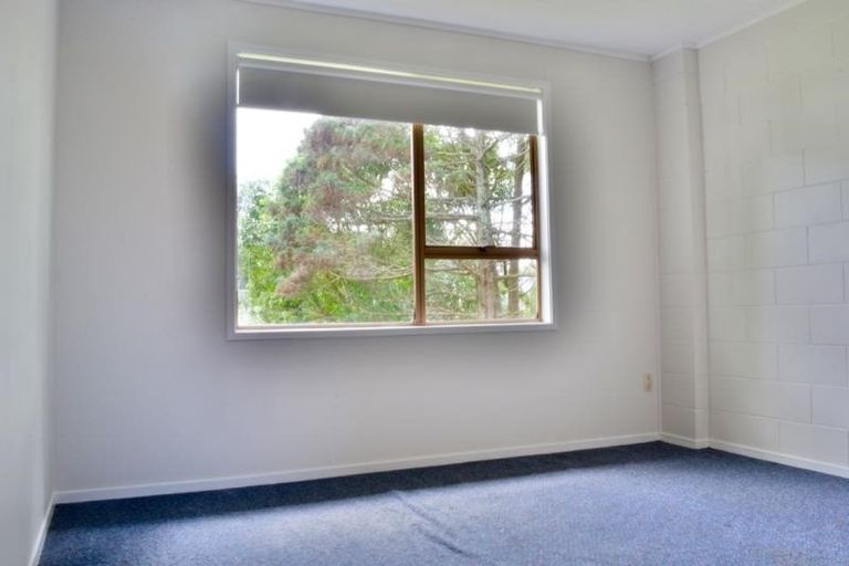 Photo of property in 2/309 Sunset Road, Sunnynook, Auckland, 0632