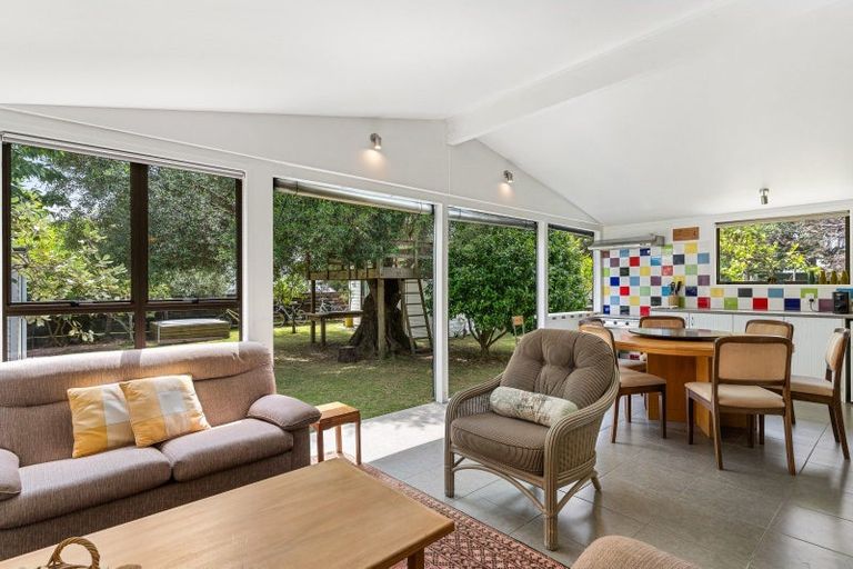 Photo of property in 218 Patuwai Drive, Whangamata, 3620