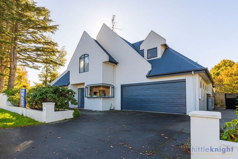 Photo of property in 366 Sawyers Arms Road, Harewood, Christchurch, 8051