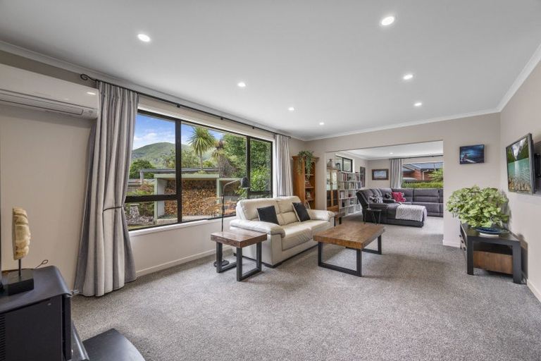 Photo of property in 6b Lady Cobham Grove, Anakiwa, Picton, 7281