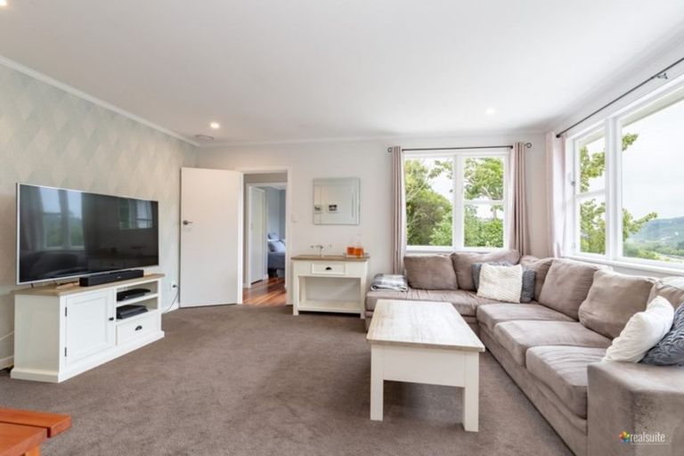 Photo of property in 16 Manor Drive, Stokes Valley, Lower Hutt, 5019