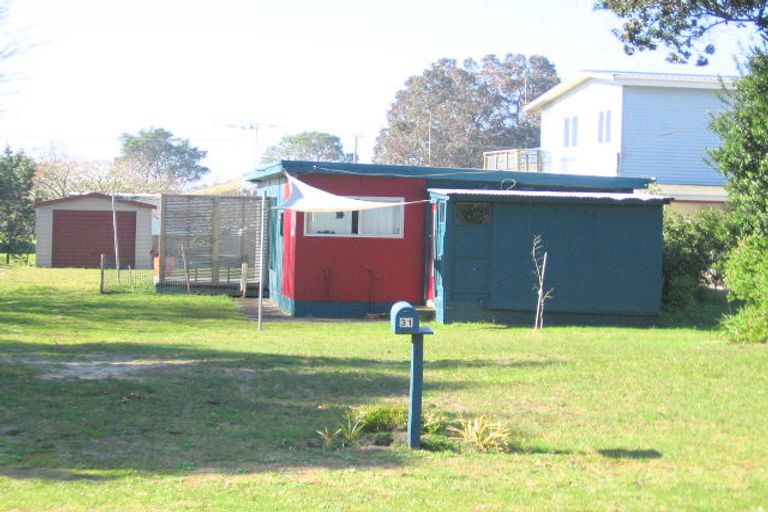 Photo of property in 31 Riverview Road, Cooks Beach, Whitianga, 3591