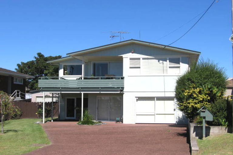 Photo of property in 2/9 Kokiri Street, Te Atatu South, Auckland, 0610