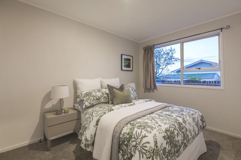 Photo of property in 27 Sandrine Avenue, Clover Park, Auckland, 2019