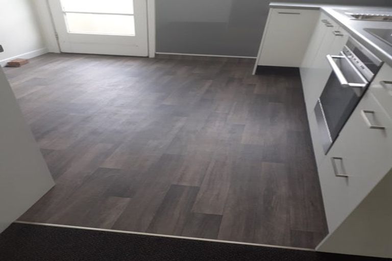 Photo of property in 5 Whiteley Street, Moturoa, New Plymouth, 4310