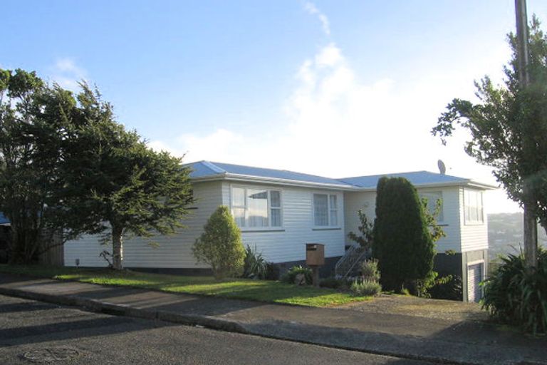 Photo of property in 23 Carluke Street, Paparangi, Wellington, 6037