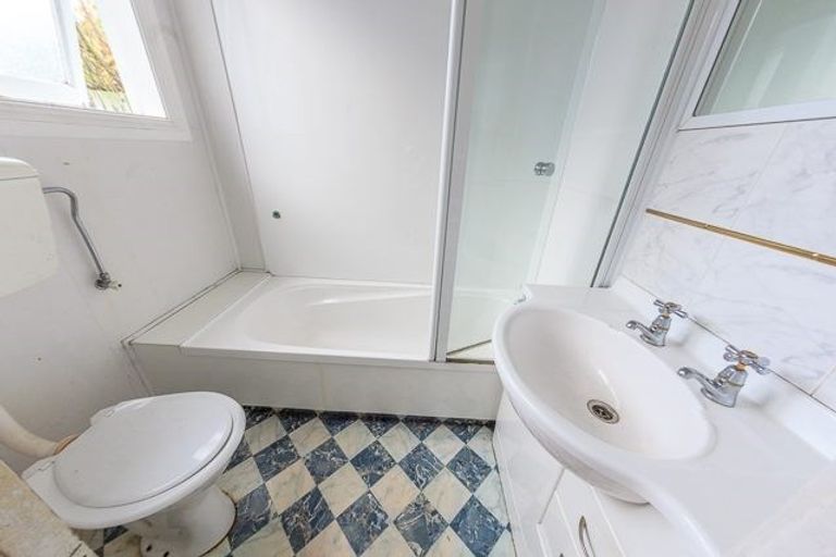 Photo of property in 16 Memorial Avenue, Parkside, Timaru, 7910