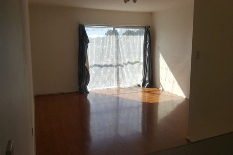 Photo of property in 1/11 Frobisher Way, Clendon Park, Auckland, 2103