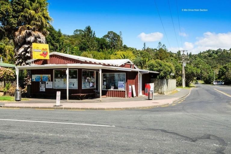 Photo of property in 47 Laingholm Drive, Laingholm, Auckland, 0604