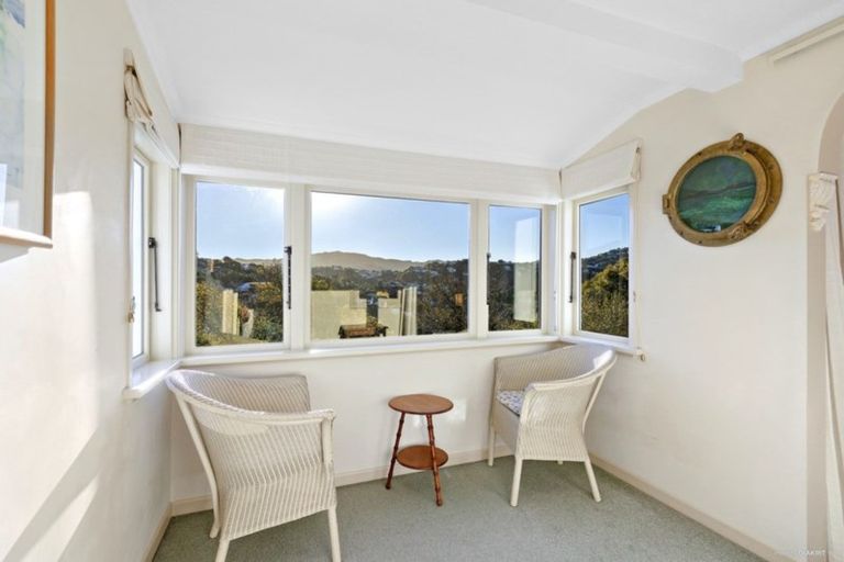 Photo of property in 1 Grove Road, Kelburn, Wellington, 6012