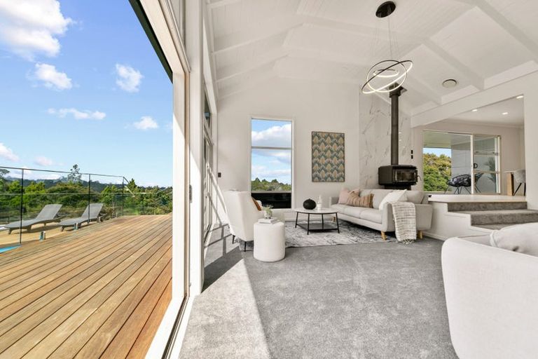 Photo of property in 91 Mountain Road, Henderson Valley, Auckland, 0612