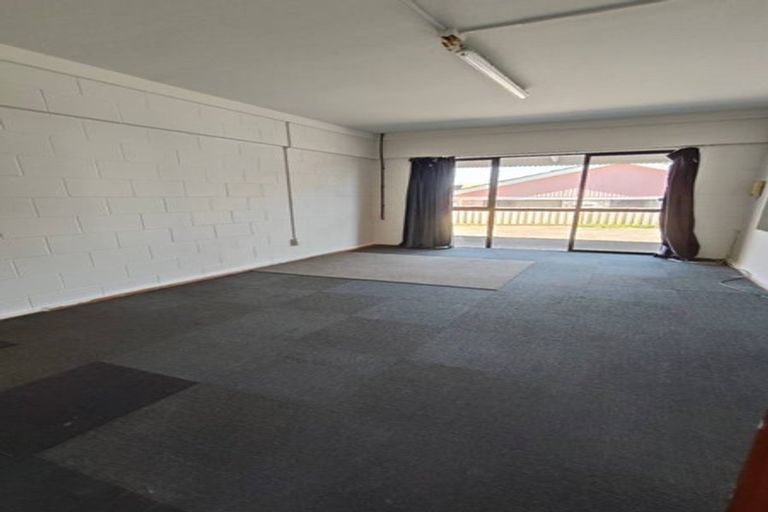 Photo of property in 10/114a Pakuranga Road, Pakuranga, Auckland, 2010