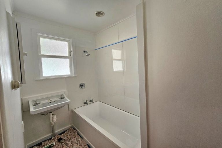 Photo of property in 22 Clinton Street, Fitzroy, New Plymouth, 4312