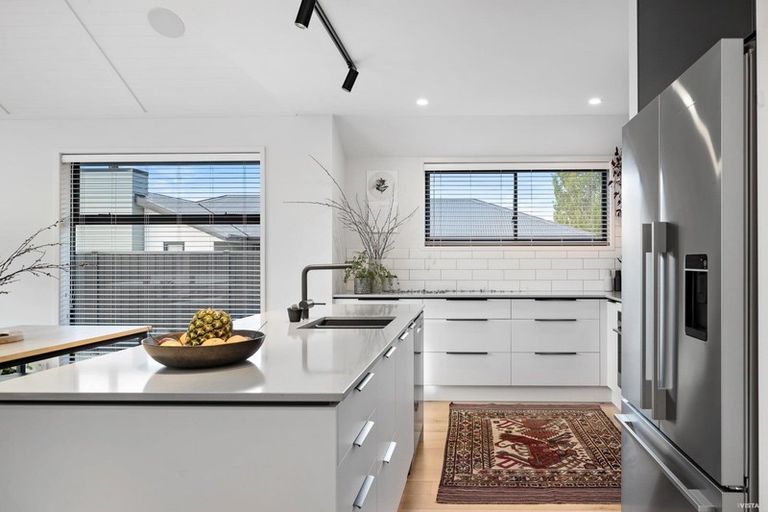 Photo of property in 48 Stratford Drive, Mount Pisa, Cromwell, 9383