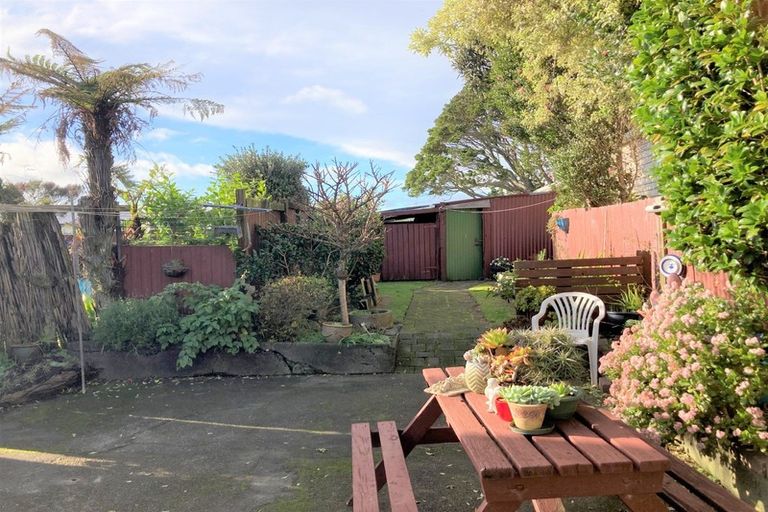 Photo of property in 19 Raleigh Street, Waitara, 4320