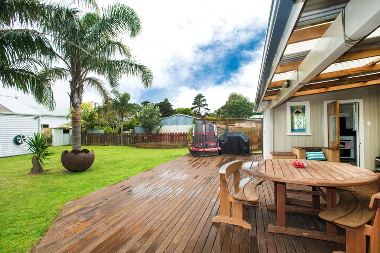 Photo of property in 27 Disraeli Street, Gisborne, 4010