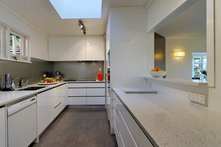 Photo of property in 23 Wood Bay Road, Titirangi, Auckland, 0604