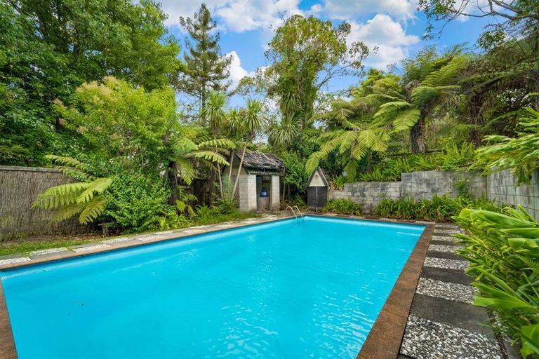 Photo of property in 26 Macnay Way, Murrays Bay, Auckland, 0630