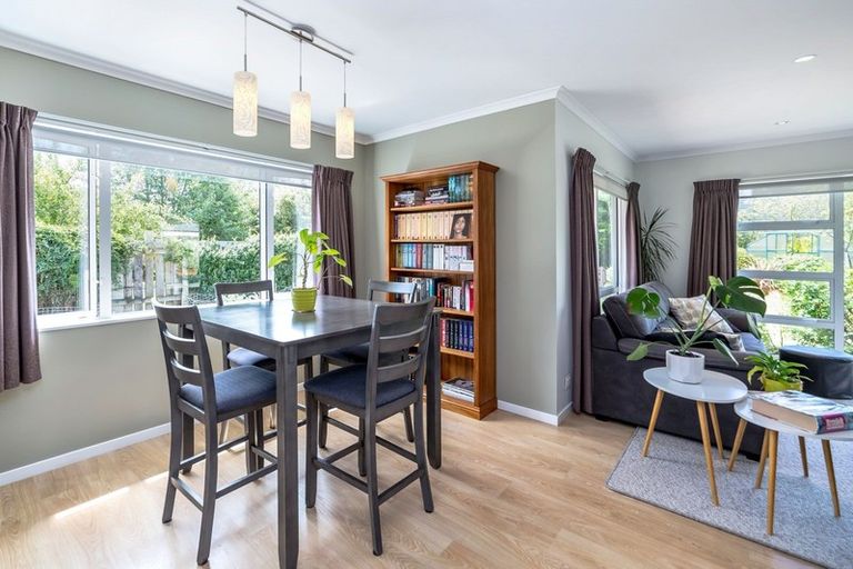 Photo of property in 28a Cotter Street, Greytown, 5712