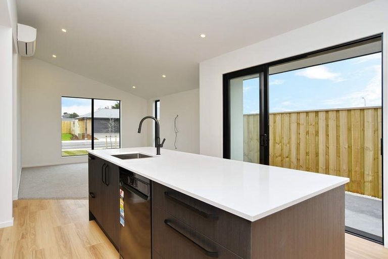 Photo of property in 36 Cousins Street, Woodend, 7691