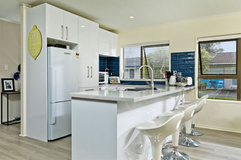 Photo of property in 1/4 Ti Nana Crescent, Henderson, Auckland, 0610