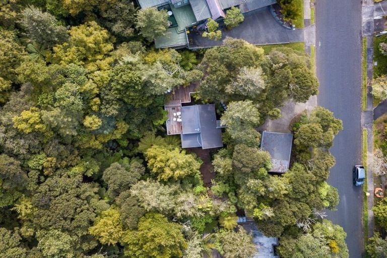 Photo of property in 77 Park Hill Road, Birkenhead, Auckland, 0626