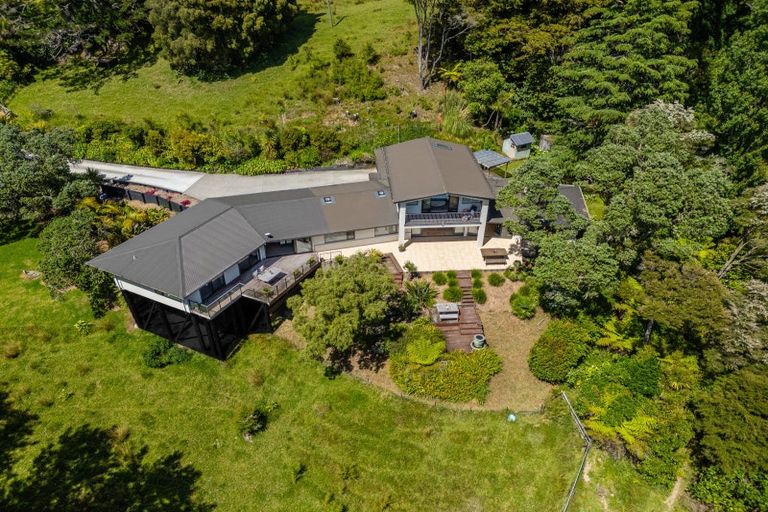 Photo of property in 586 Whitford Road, Whitford, Howick, 2571