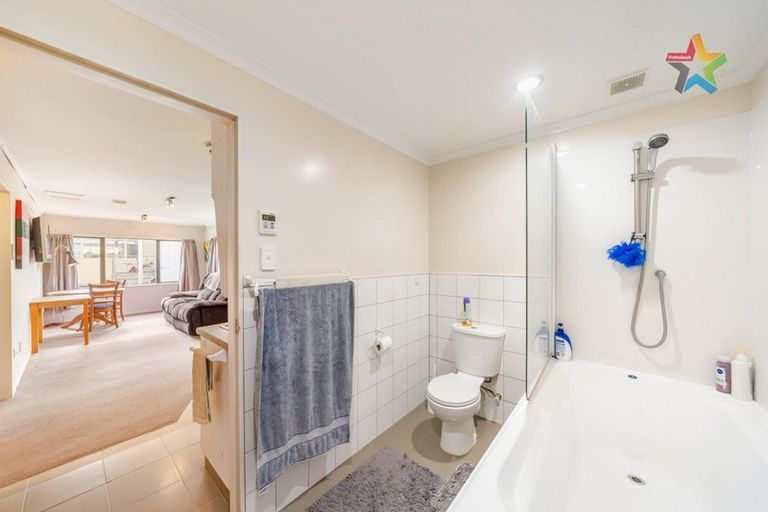 Photo of property in 21 Whitechapel Grove, Stokes Valley, Lower Hutt, 5019