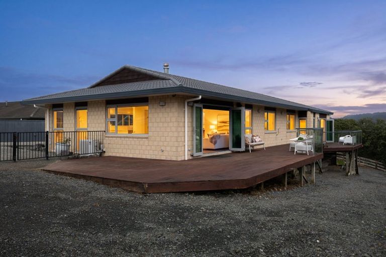 Photo of property in 45a Kirton Drive, Riverstone Terraces, Upper Hutt, 5018