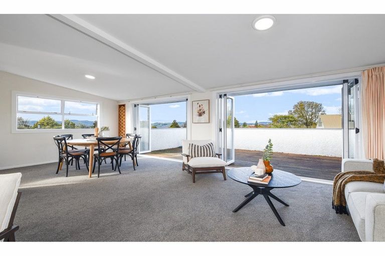 Photo of property in 3 Tirita Street, Kawaha Point, Rotorua, 3010