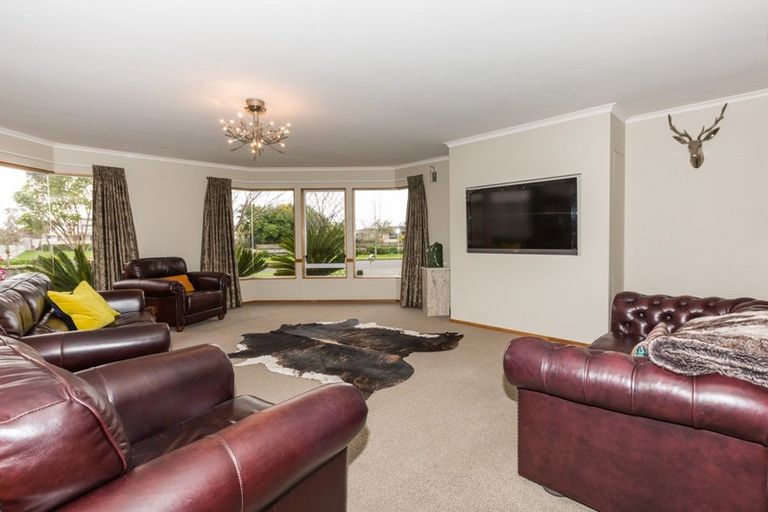 Photo of property in 11 Kensington Drive, Taradale, Napier, 4112
