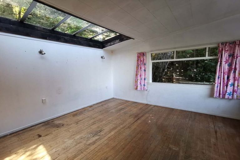 Photo of property in 45 Takahe Road, Titirangi, Auckland, 0604