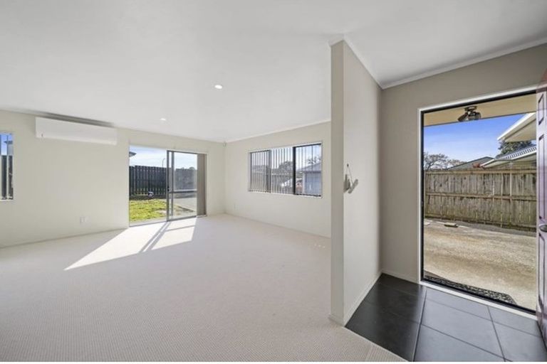 Photo of property in 1/25 Oratu Place, Manurewa, Auckland, 2102
