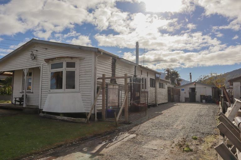 Photo of property in 9 Ohau Street, Dobson, Greymouth, 7805