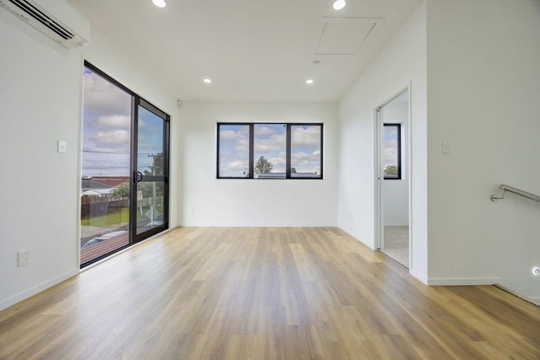 Photo of property in 1a Edward Avenue, Orewa, 0931