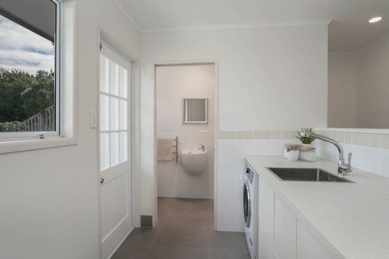 Photo of property in 142 Gillespie Place, Acacia Bay, Taupo, 3385